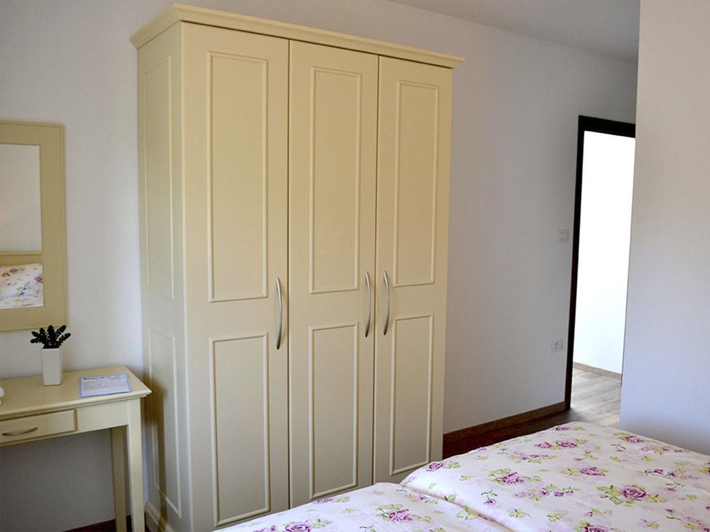 Holiday Home Mate Tinjan Номер фото